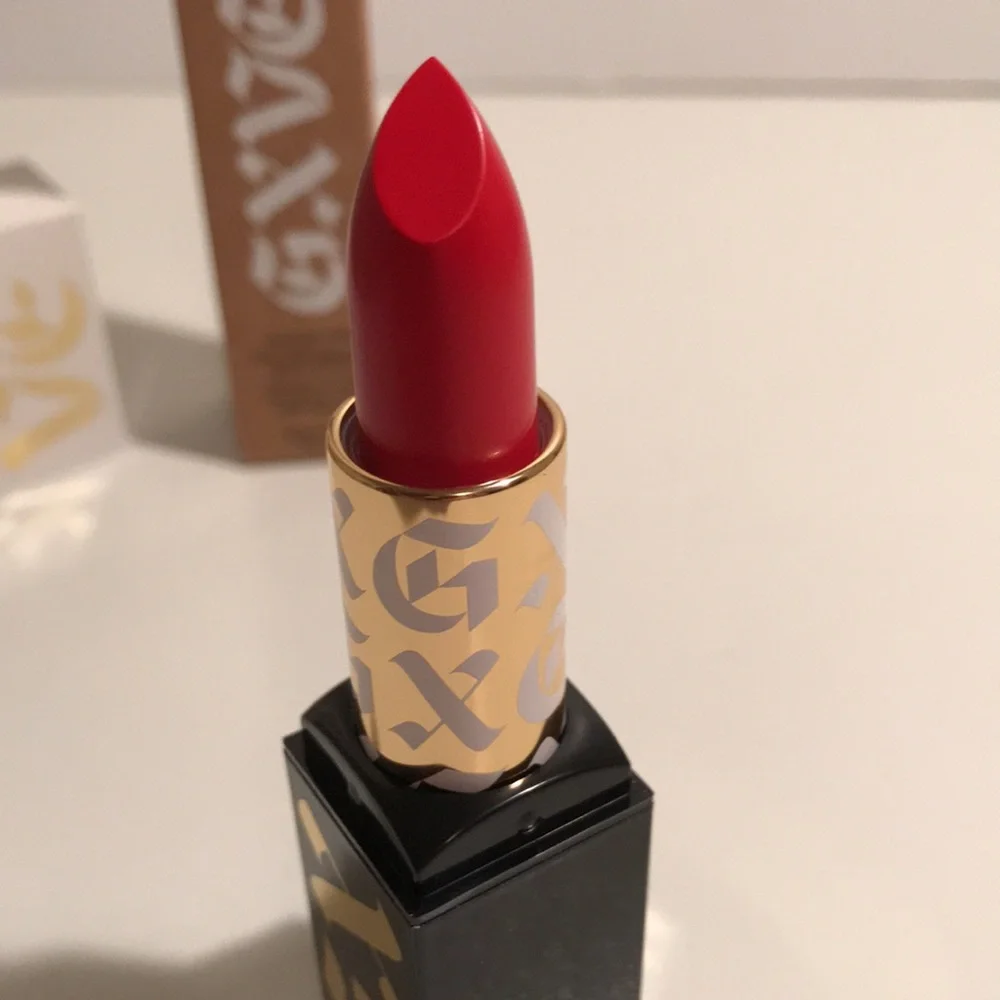 GXVE By Gwen Stefani Anaheim Shine Satin Lipstick In Loara NEW